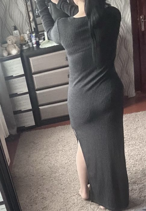Сіра довга сукня в рубчик М