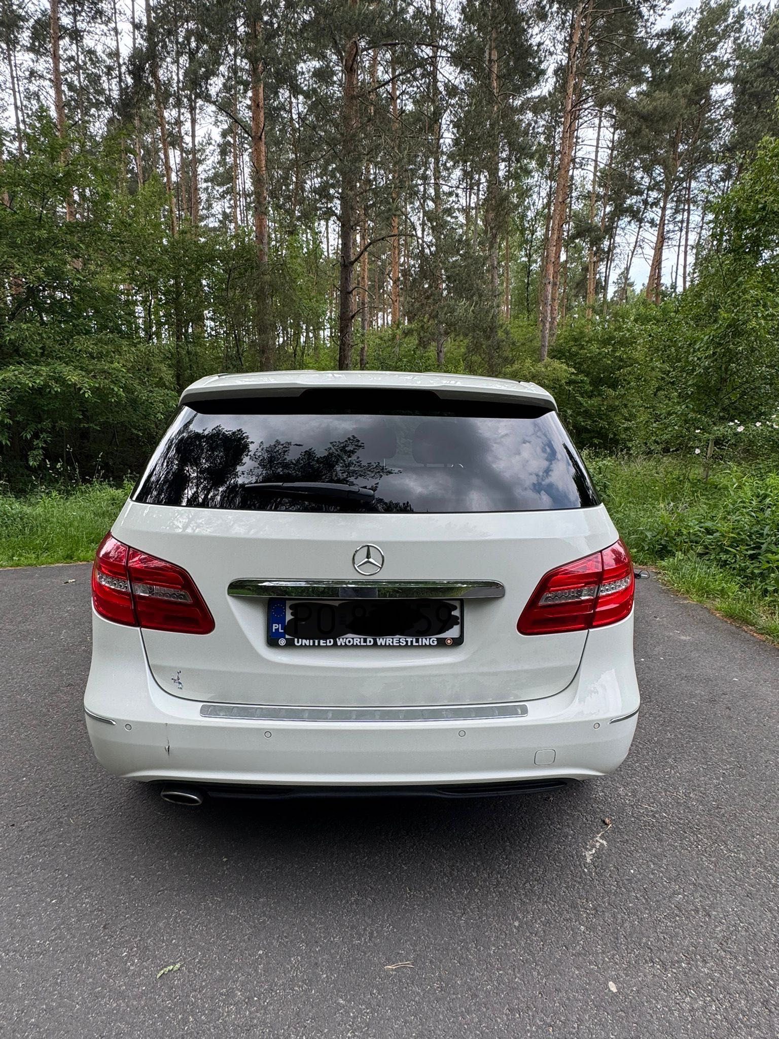 Mercedes Benz B180