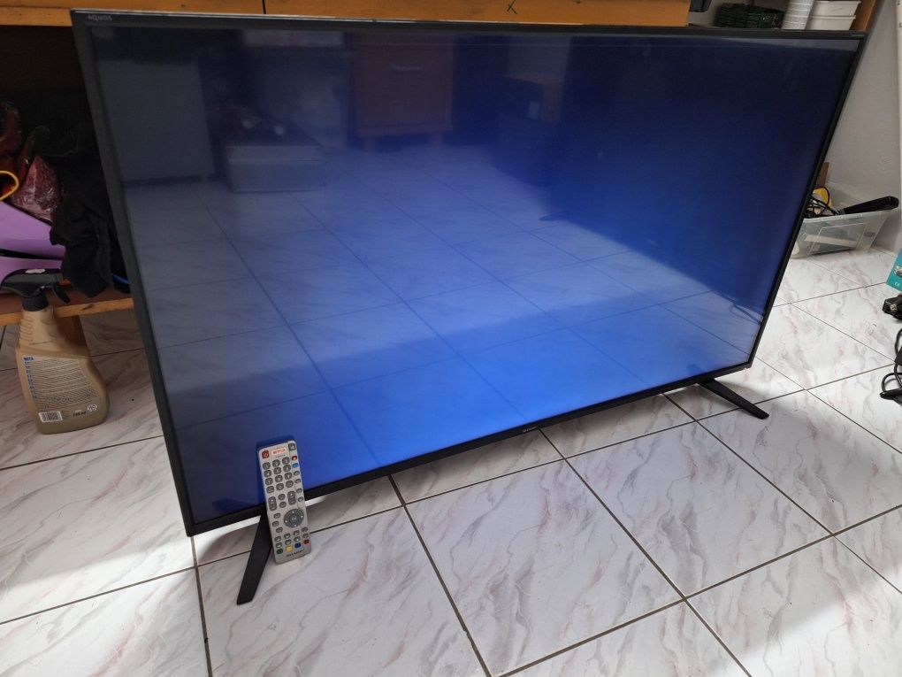 TV Sharp LC-49CUG8052E  49" LED FullHD 4XHDMI,3xUSB podstawa + pilot.