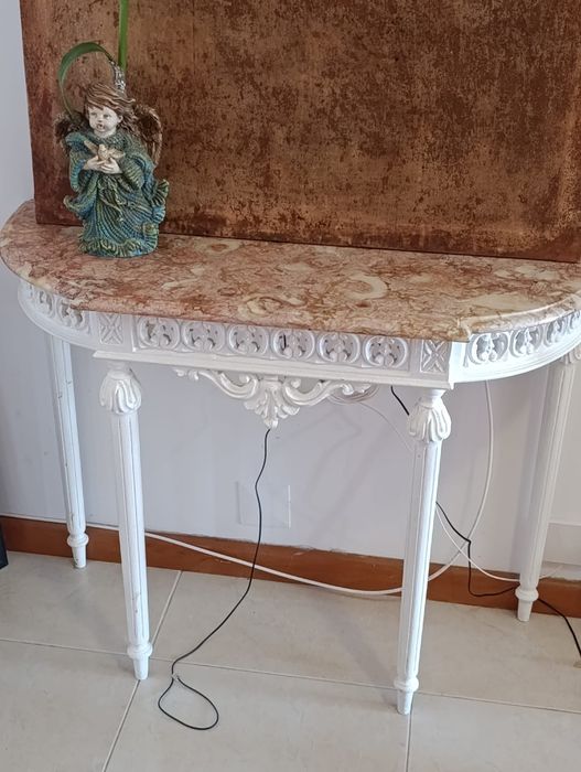 Mesa de entrada/apoio