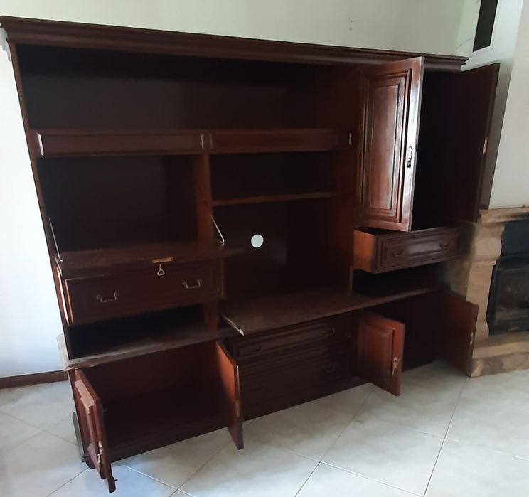 Móvel de sala com iluminação e