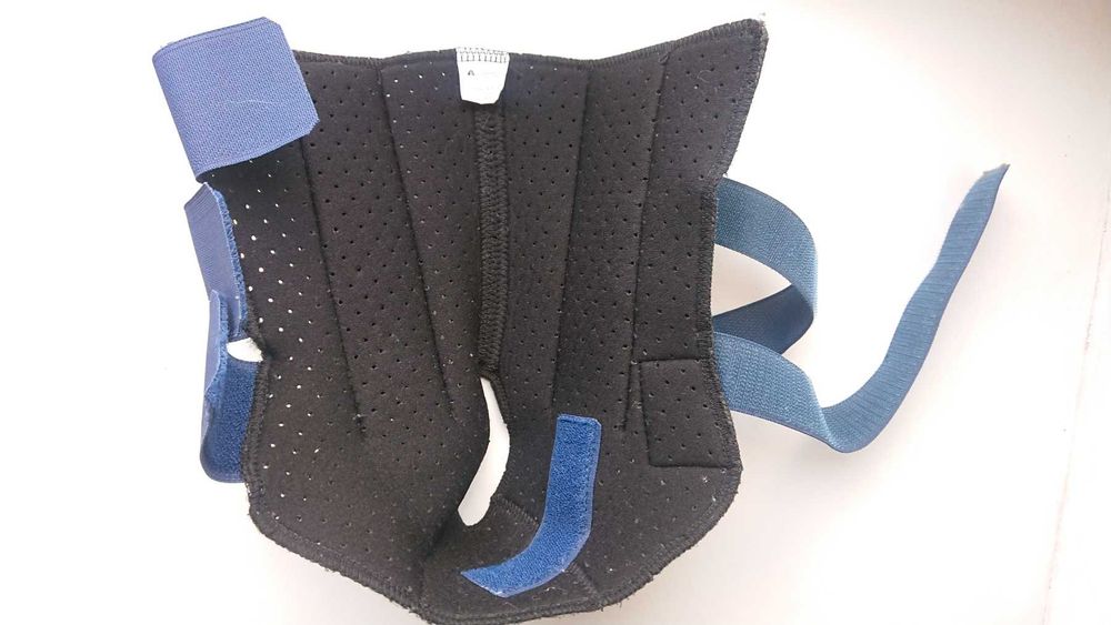 Бандаж для голеностопа (фиксатор лодыжки) Amrein ankle fix для левой