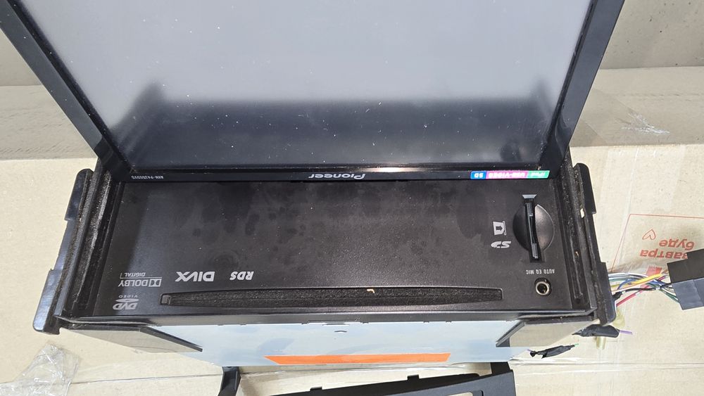 Продам магнітолу піонер з перехідною рамкою Спринтер 313