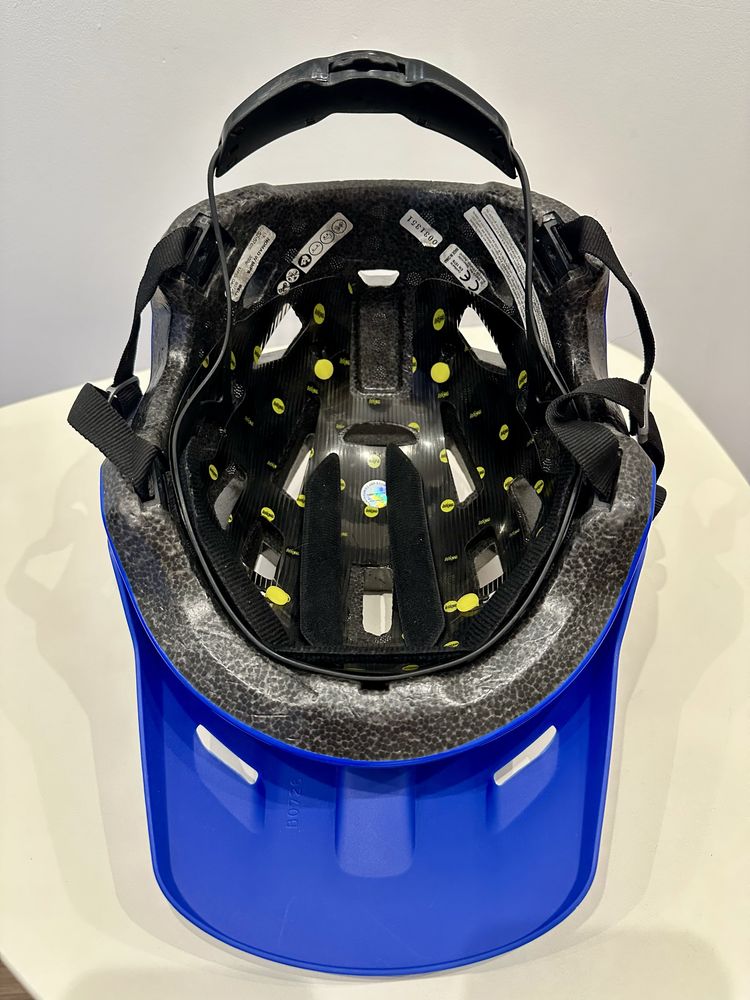 Велошолом Bell Nomad with MIPS (52–57 см)