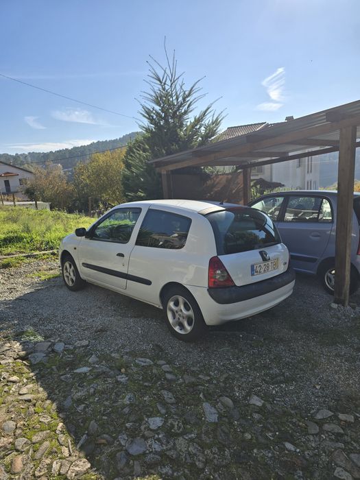 Renault clio comercial 2002