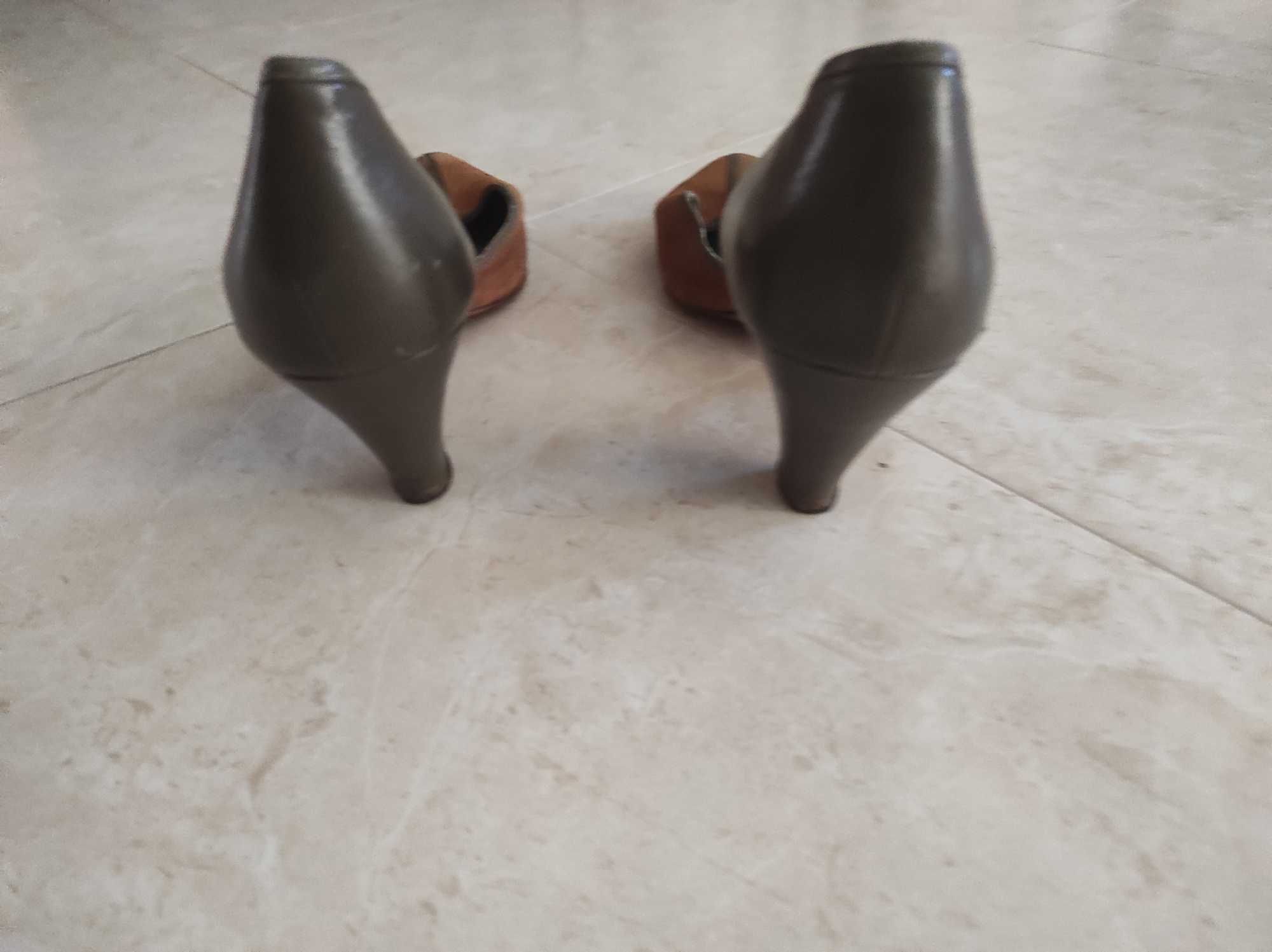 Sapatos, socas e botas