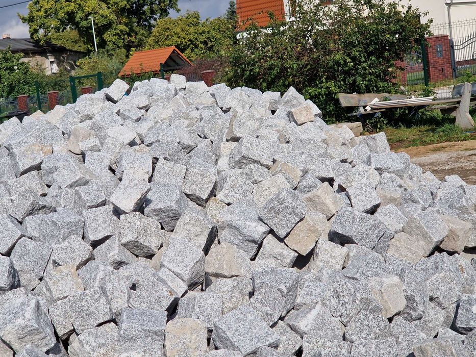 Kostka kamienna granitowa poniemiecka nowa kruszywa  grys dalmatyńczyk