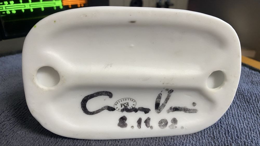 Статуэтка дети целуются. Фарфор.