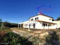 Quinta com moradia T4 pronta a habitar