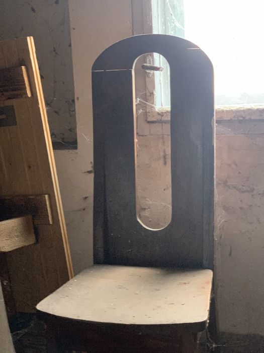 столи стільці меблі