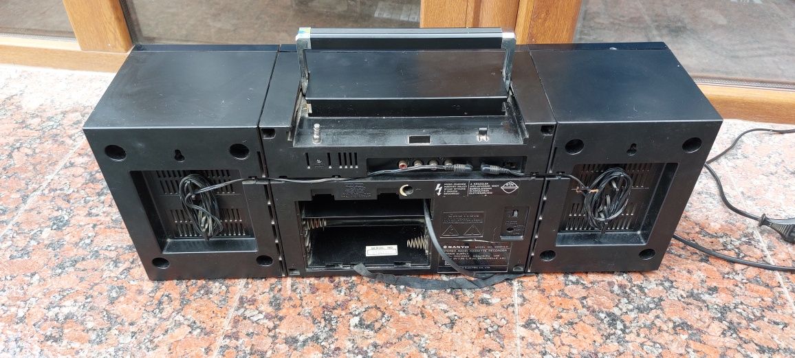 Магнітола sanyo mv211lo.
