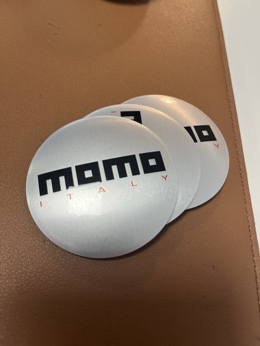 Momo centros de jantes 6cm
