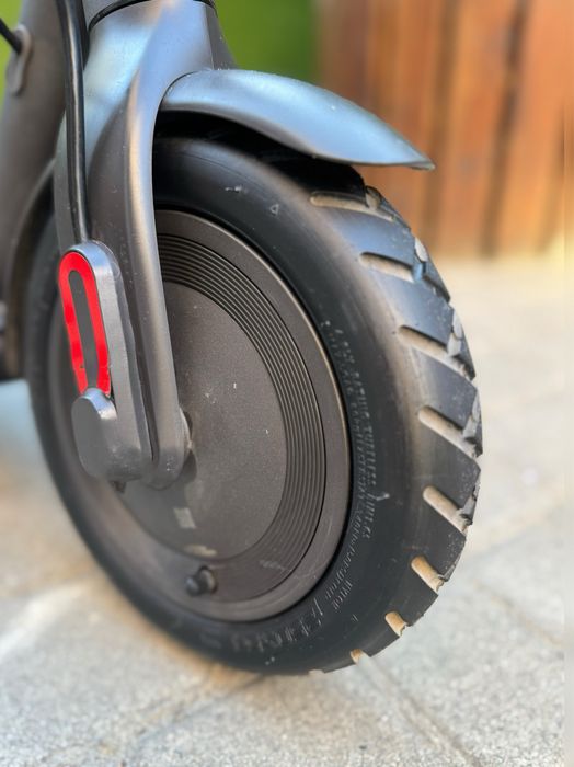 Електросамокат Xiaomi Mi Electric Scooter 4
