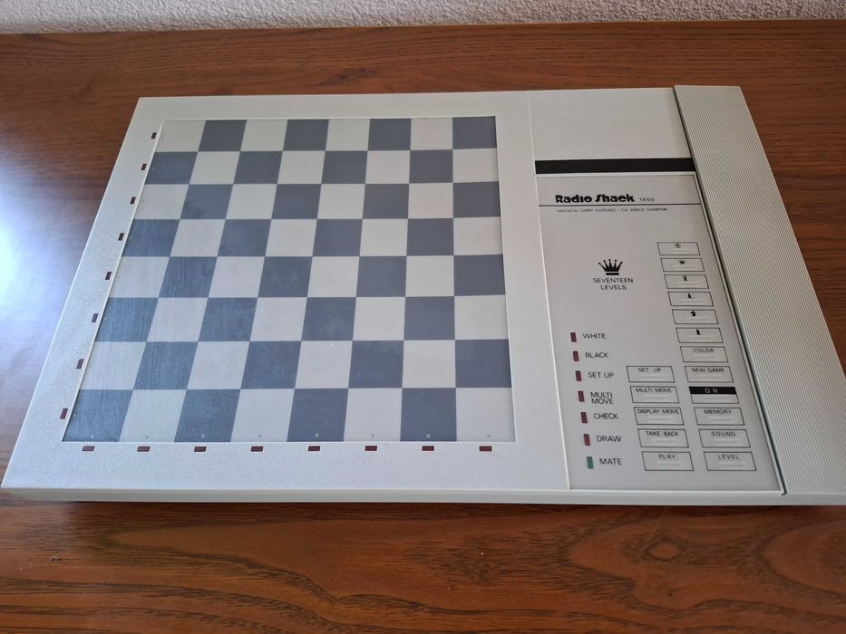 Komputer szachowy RadioShack 1850 by Garry Kasparov - kolekcjonerski
