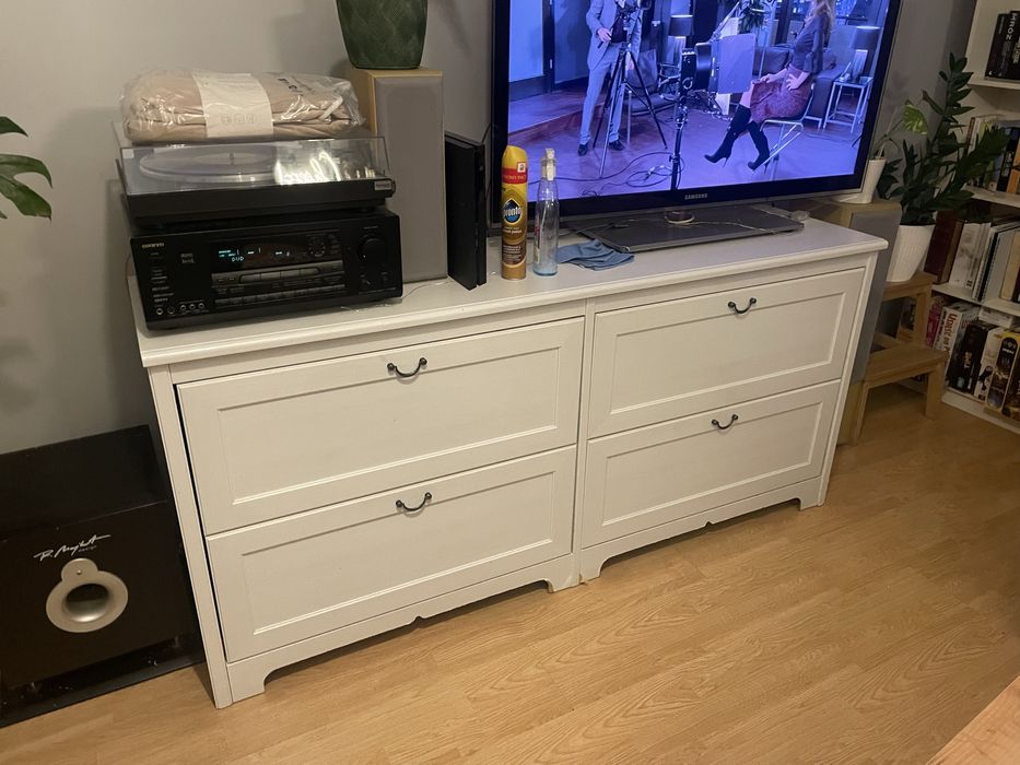 Komoda Ikea 4-szufladowa w stylu klasycznym Szafk RTV– biała