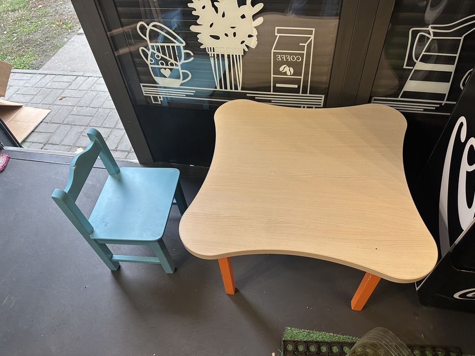 Дитячий столик та стілець