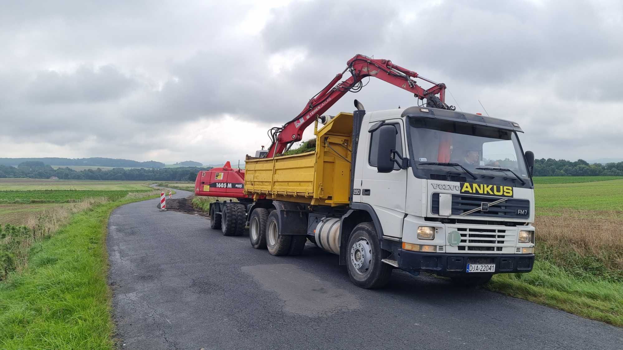 Usługi transportowe : Transport niskopodwoziowy 26t , transport HDS