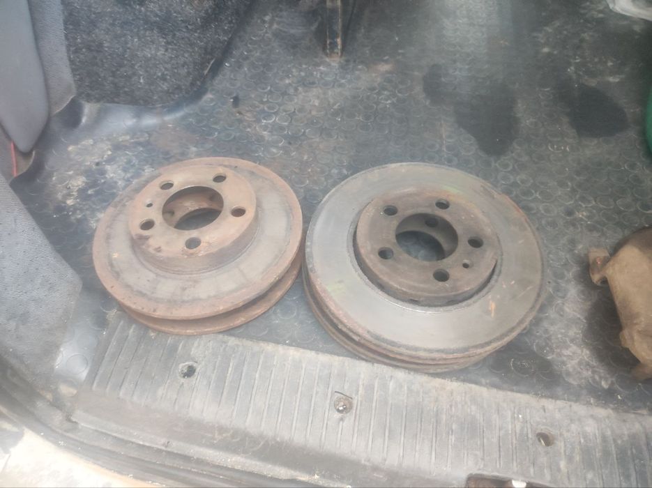 Продам диски тормозные на шкоду Октавию, поло