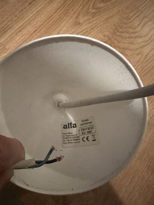 Lampa sufitowa ze szklanym kloszem