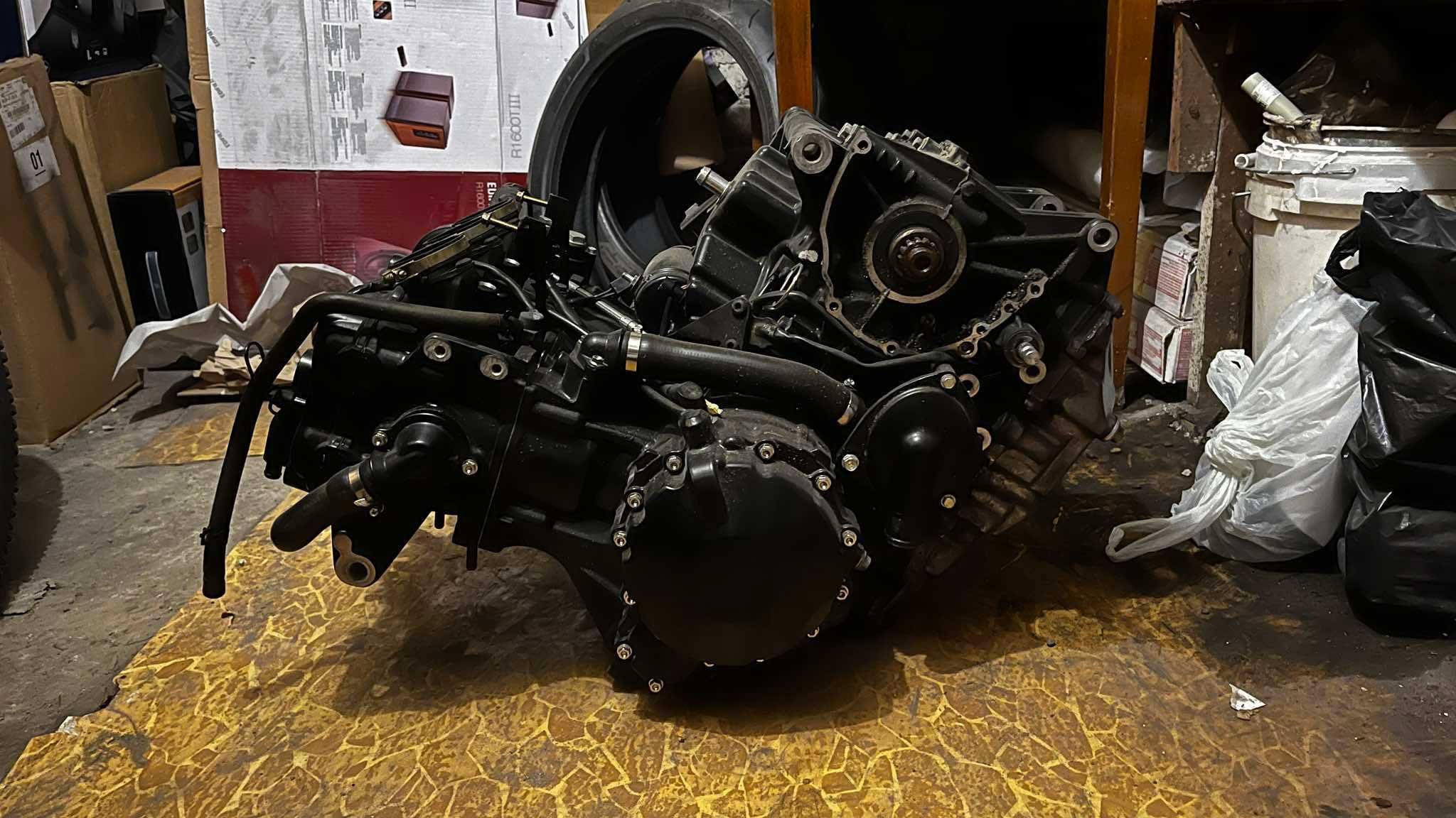 Silnik - Triumph Speed Triple 1050 - 2006r uszkodzony, niski przebieg