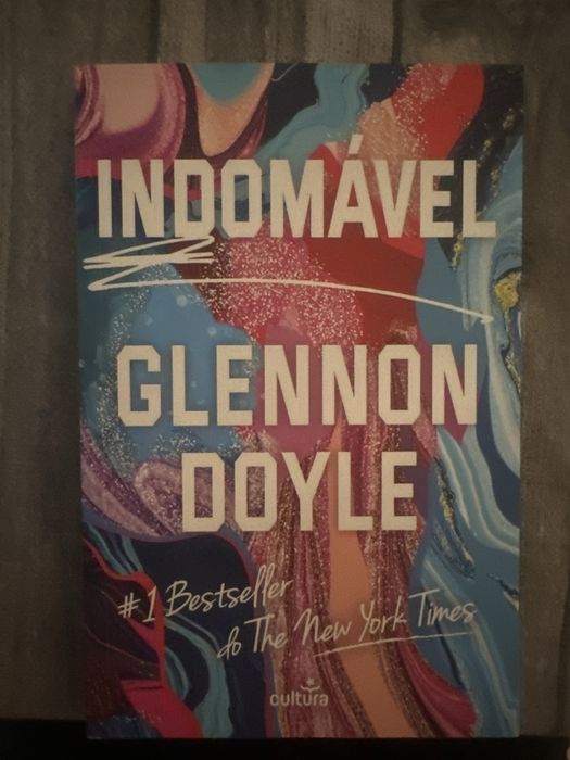 Livro Indomavel de Glennon Doyle