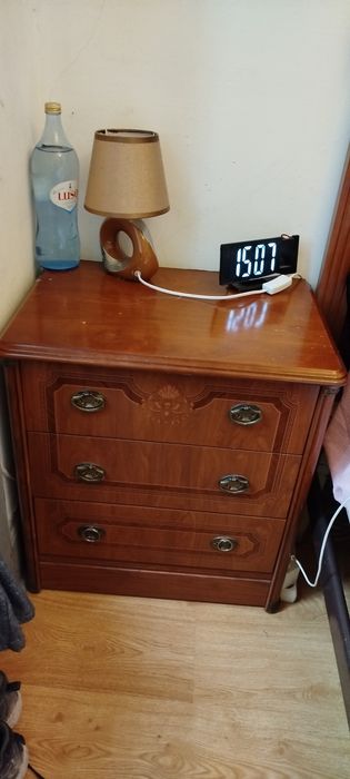 Cama casal + 2 mesinhas de cabeceira