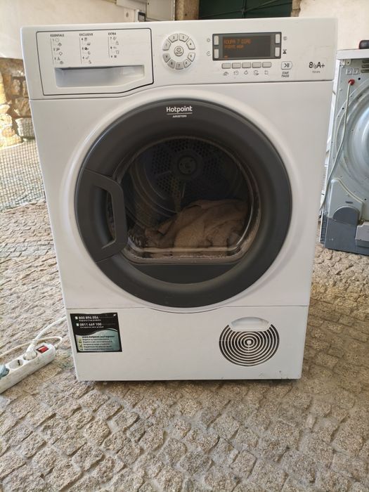 Máquina de secar roupa hotpoint