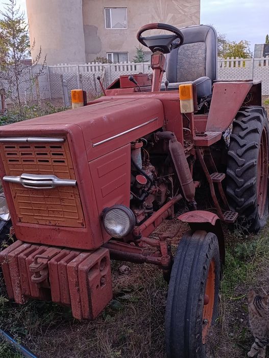 Трактор Т-25 з прицепом, дисковою та плугом
