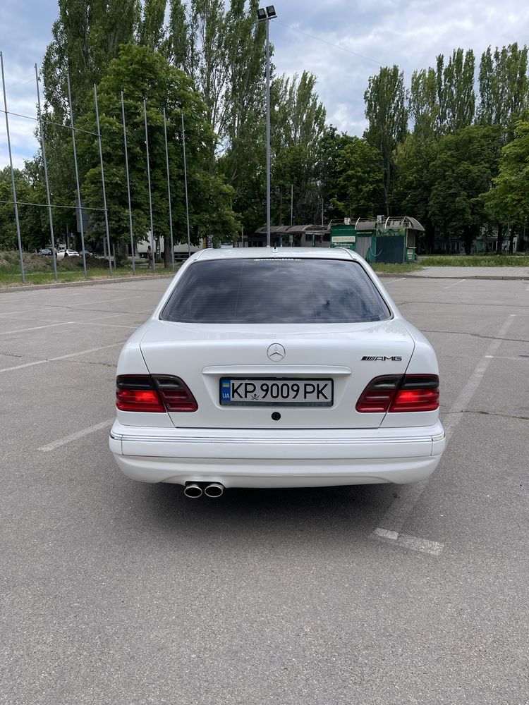 Mercedes E 210 AMG.ОБМЕН