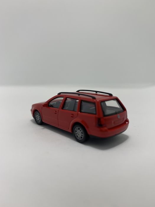 Volkswagen Golf IV da Wiking escala H0 1/87