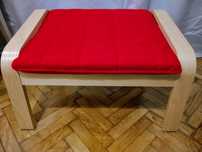 Podnóżek POÄNG (IKEA)