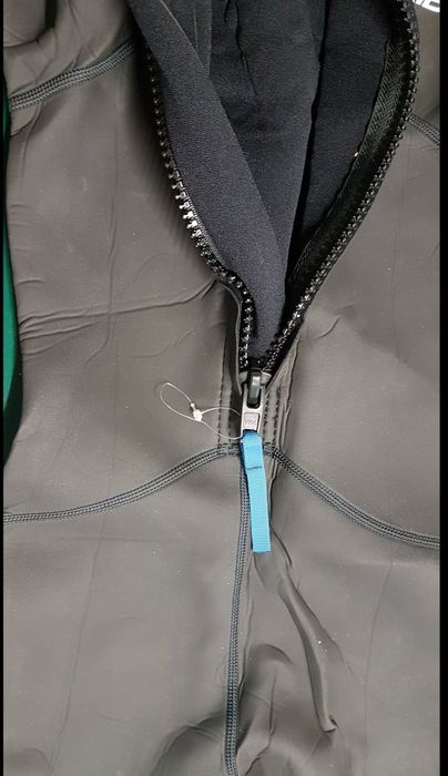 Fato Tribord 134/145cm - 10 anos NUNCA USADO