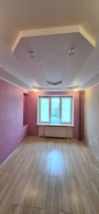 Продам 3-кімнатну квартиру в Шептицькому!