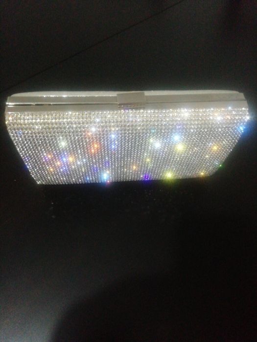Mala com brilhantes