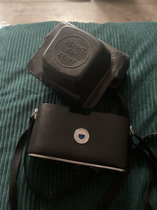 Zabytkowy aparat Zenit obiektyw Helios