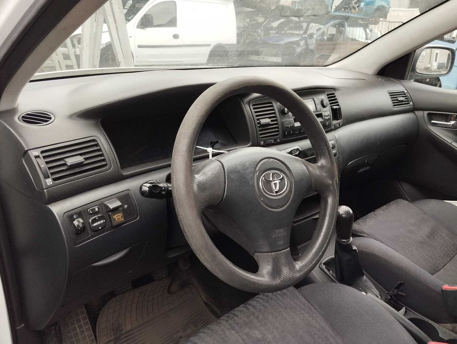 Toyota Corolla E12 1.4VVTi 5D 2003r.Element wnętrza !! Czytaj opis !!
