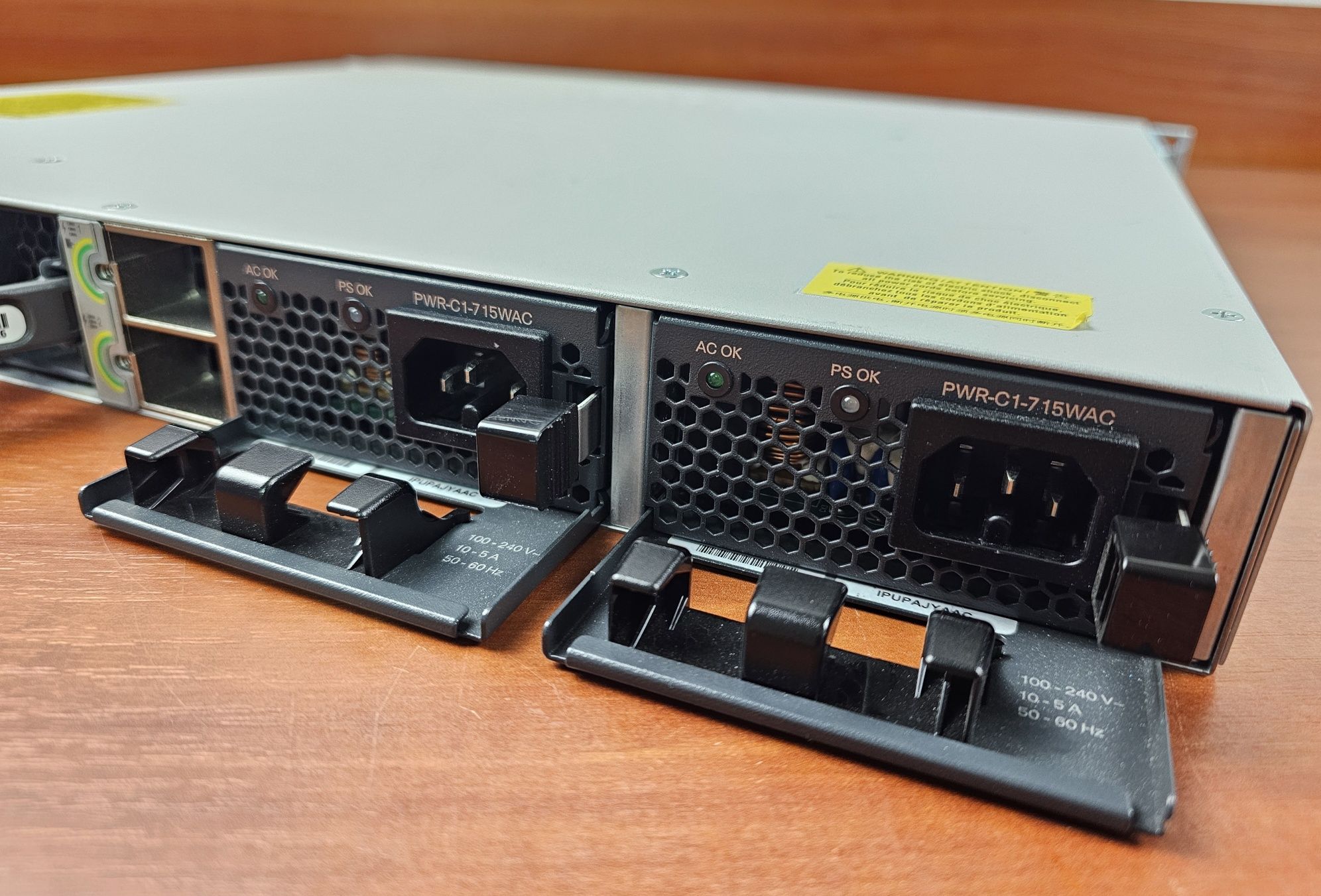 Комутатор+модуль C9300-NM-8X, Cisco Catalyst 9300 48 port PoE+ (C9300-