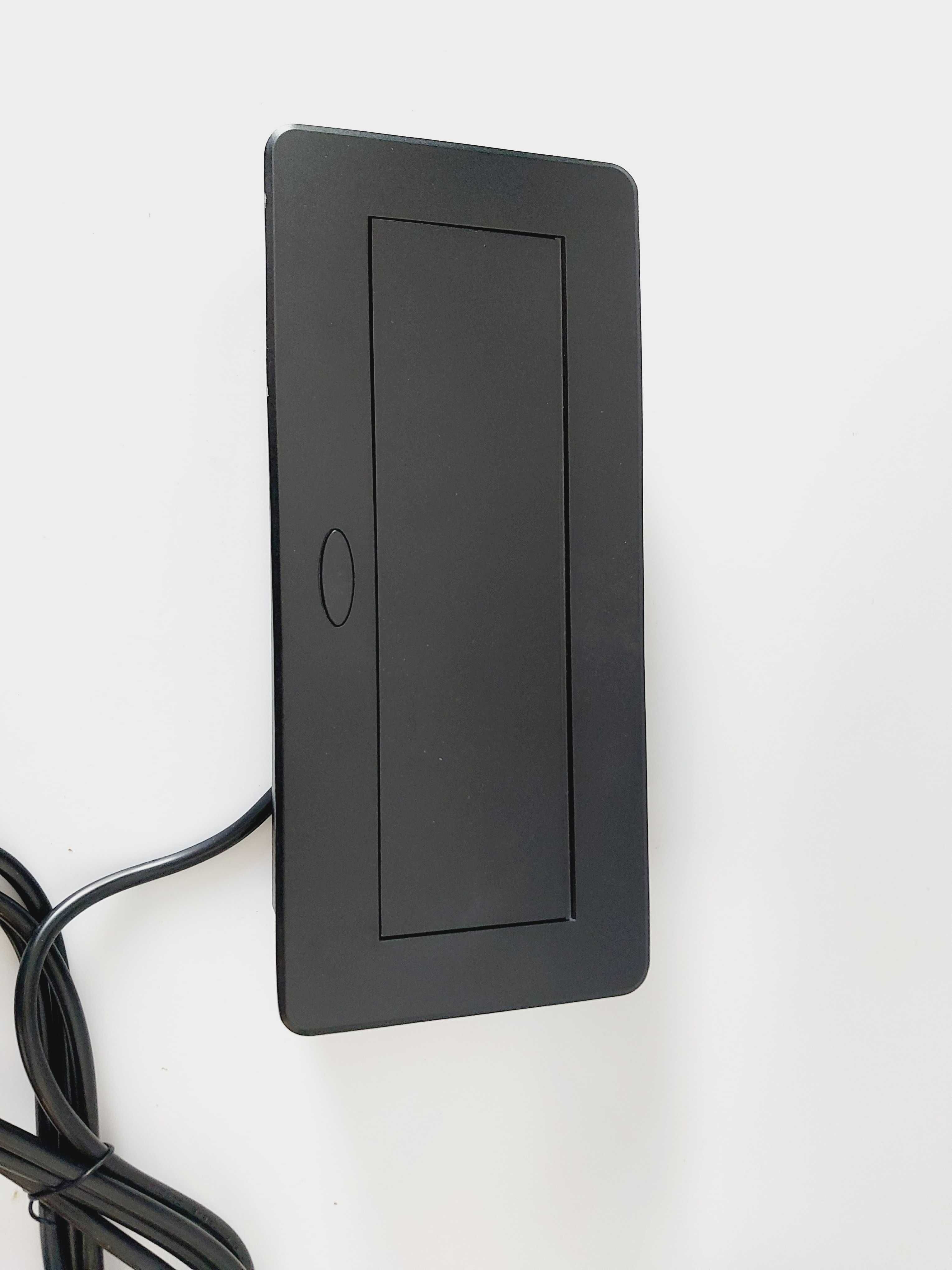 gniazdo  CHOWANE W BLAT nablatowe + 2 USB gniazdko