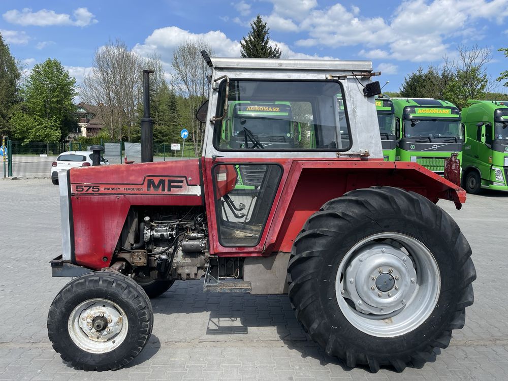 Ciągnik rolniczy Massey Ferguson 575