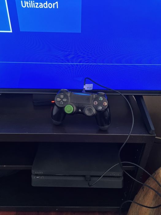 Playstation 4 em muito bom estado
