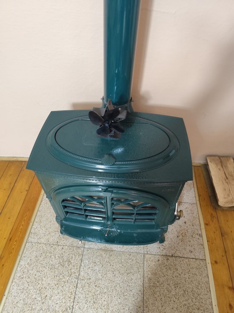 Piec/koza/kominek wolnostojący żeliwny Jotul F600