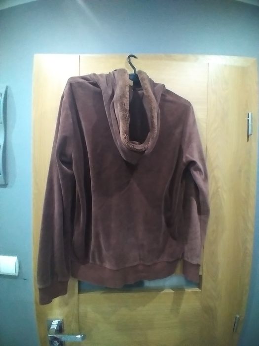 Świetna brązowa bluza welurowa rozm M/L biust od 100 do 110cm