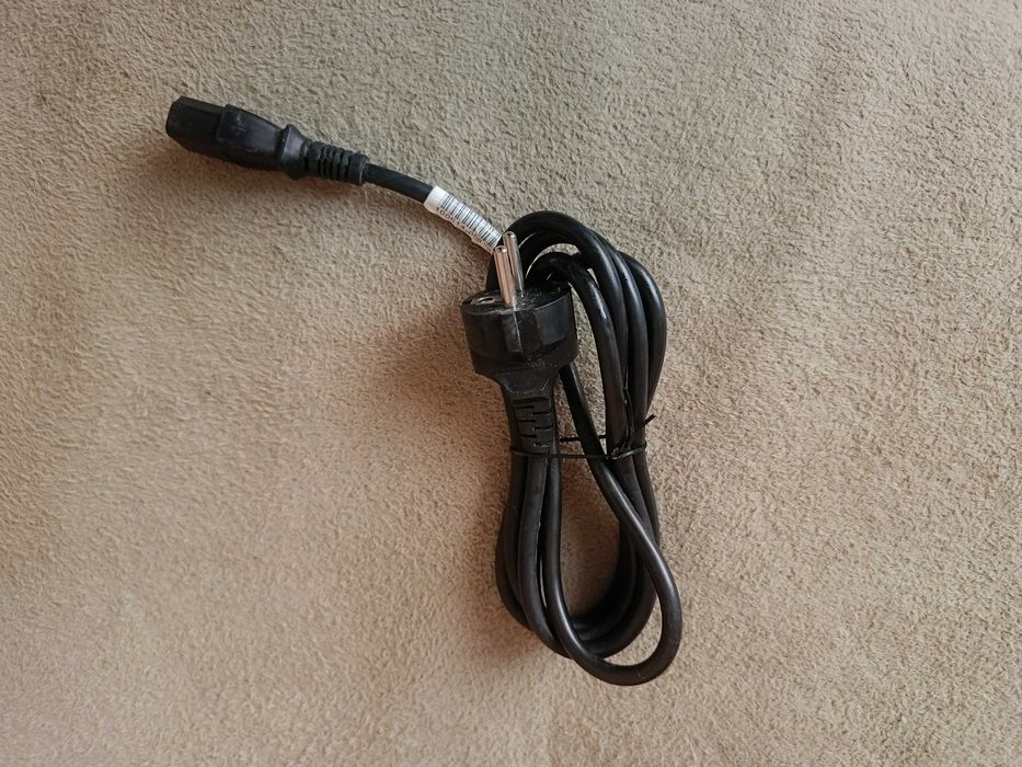 Kabel zasilający do komputera