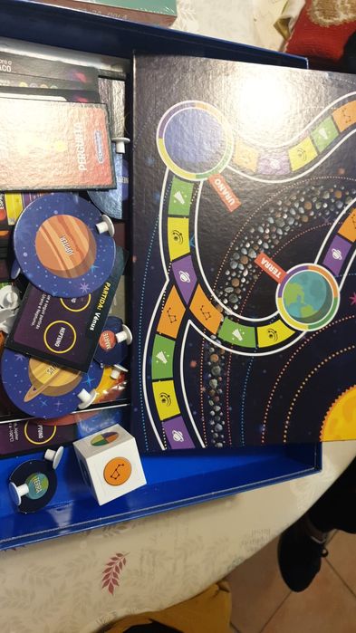 Jogo "descobre o espaço"