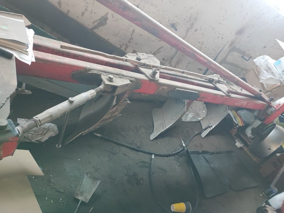 Плуг UNITA  в гарному стані