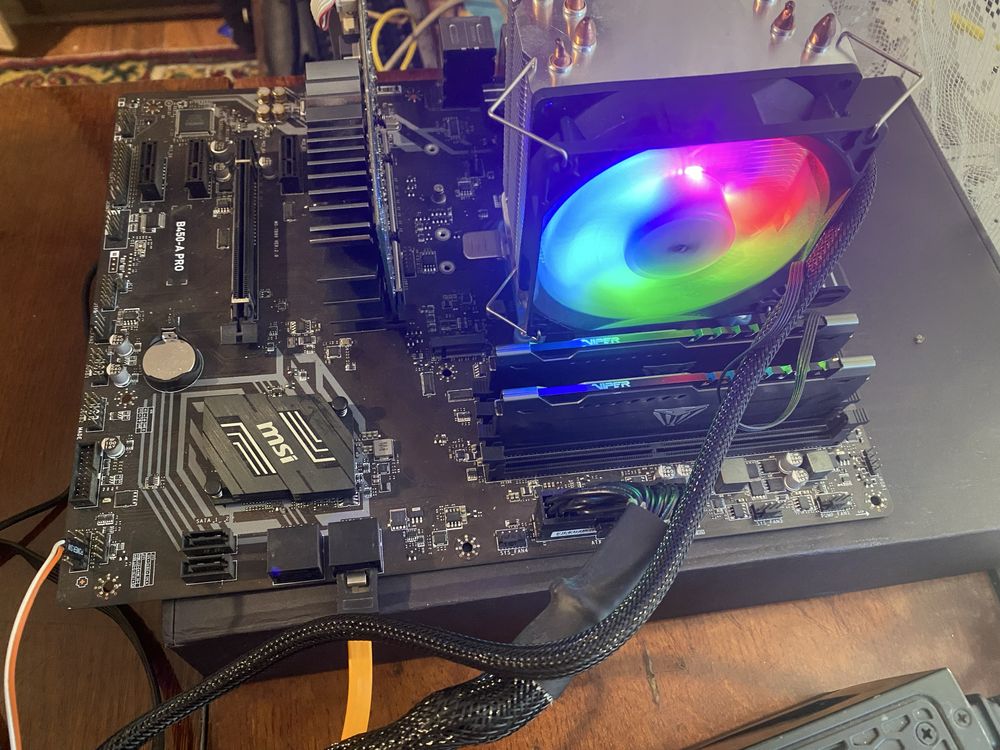 Продам материнську плату Msi b450-A PRO
