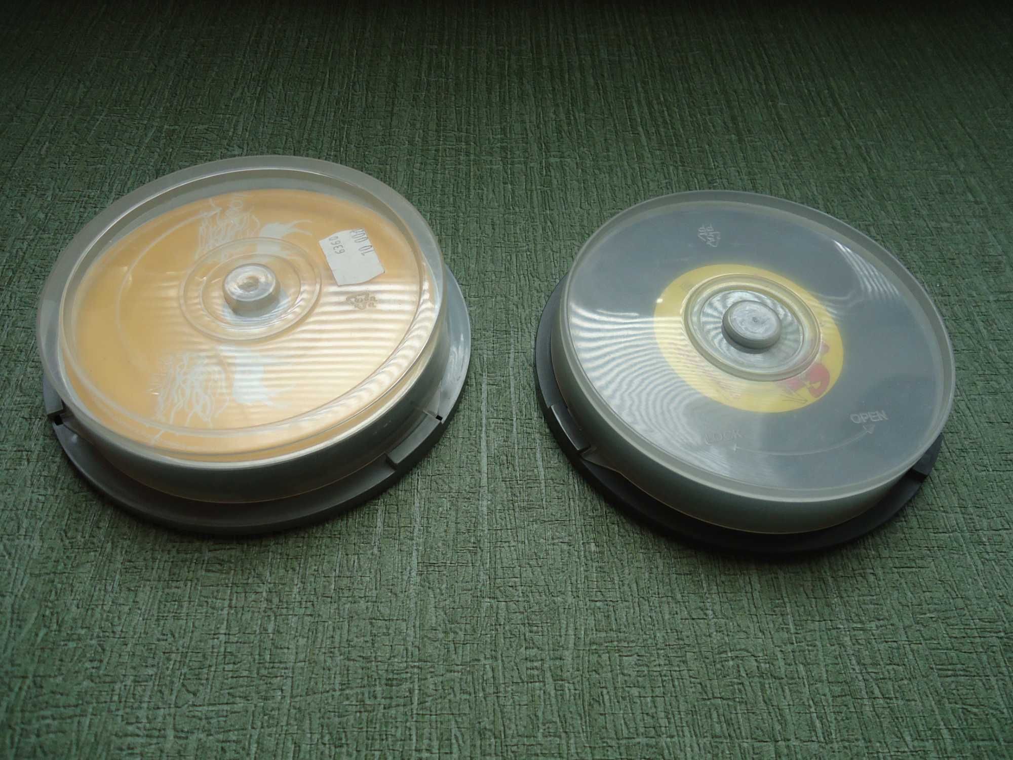 CD pakiet 20 ++ płyt CD widocznych na zdjęciu. 
Zadowalający