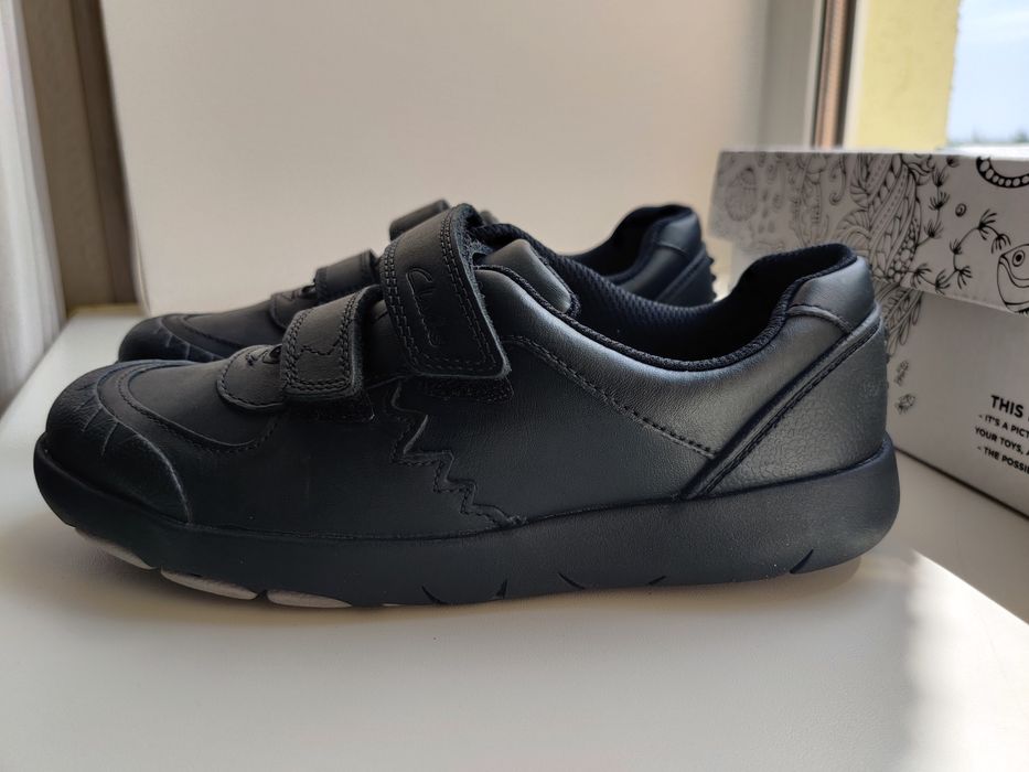 Шкіряні черевики Clarks, розмір 35