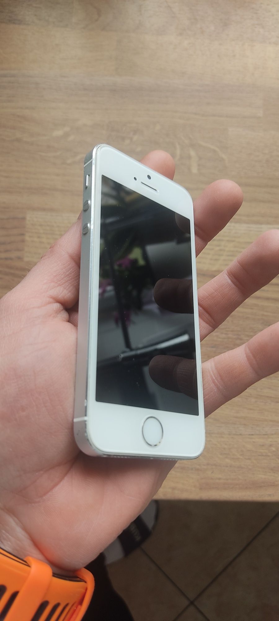 Telefon iPhone 5S biało - srebrny