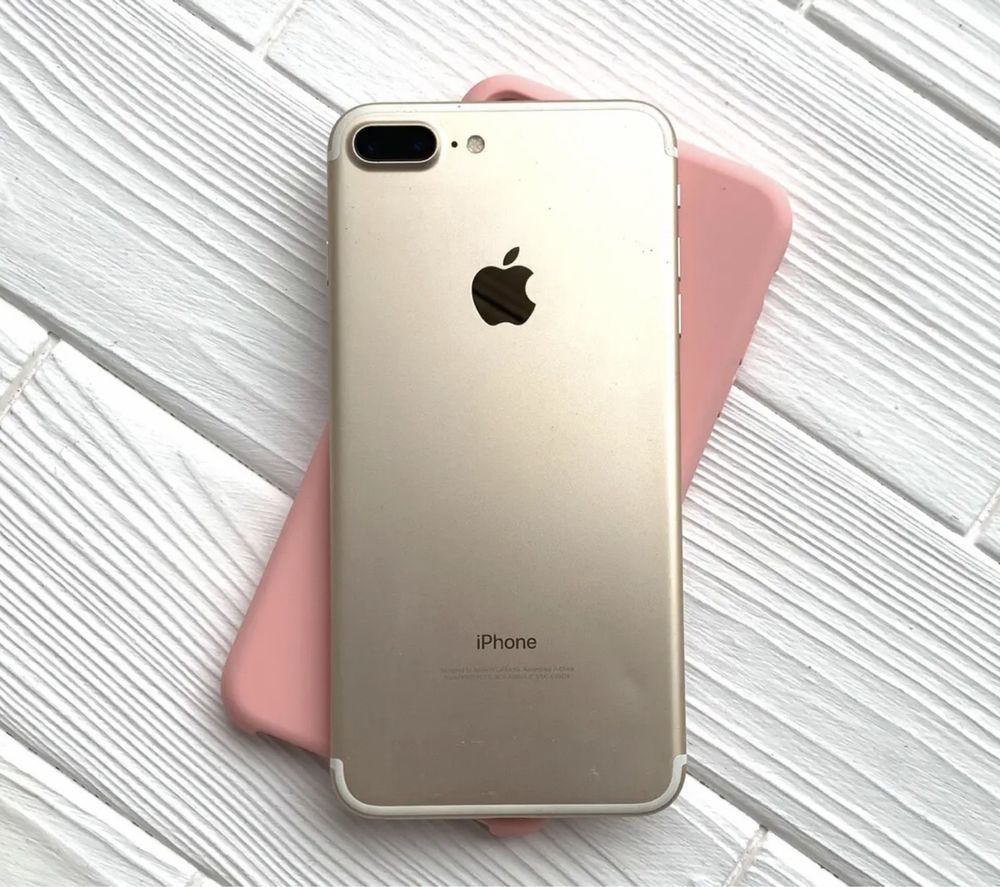 Продам iPhone 7+